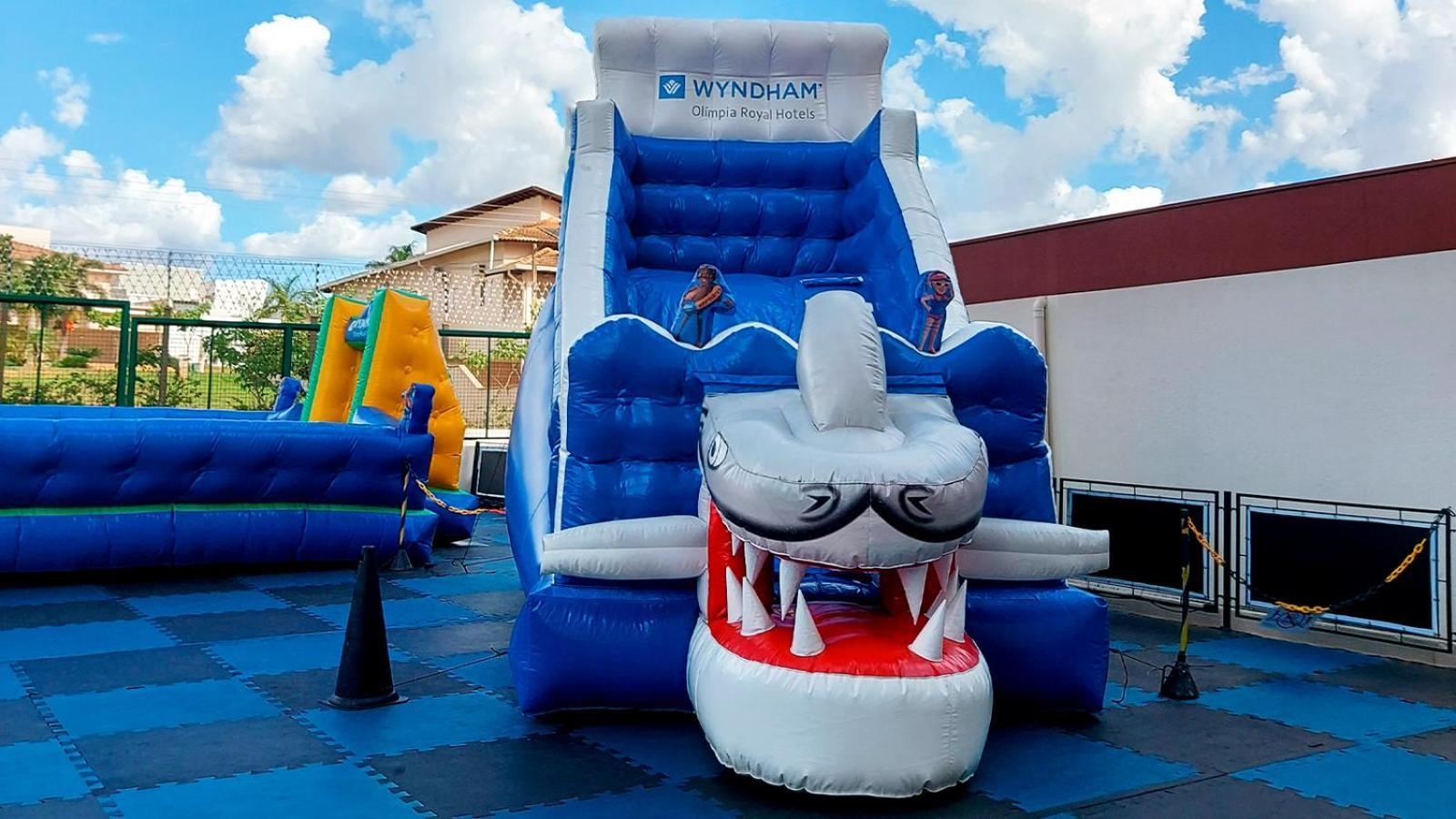 Wyndham Olimpia Royal Hotels 외부 사진 Inflatable slide