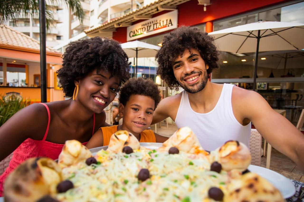 Wyndham Olimpia Royal Hotels 외부 사진 A family from Cape Verde