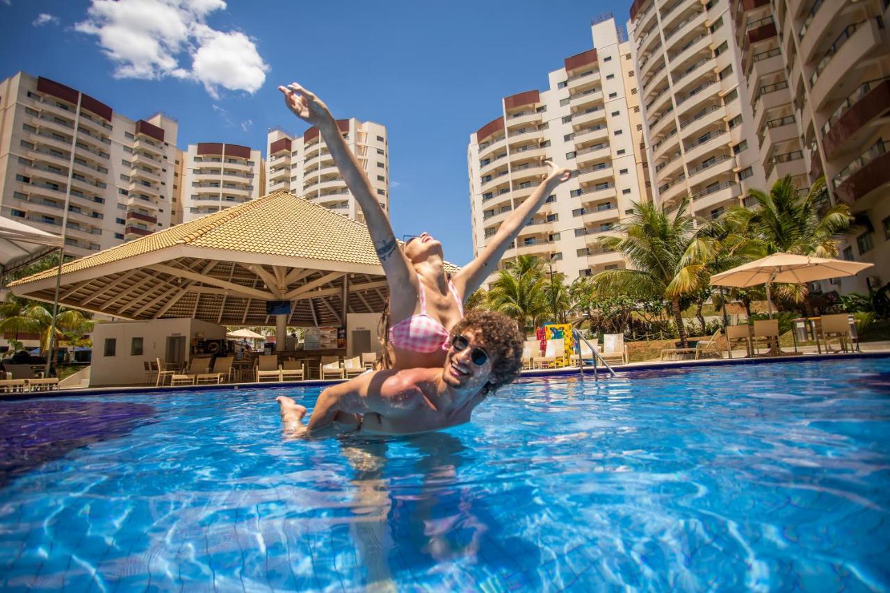 Wyndham Olimpia Royal Hotels 외부 사진 A couple at the pool