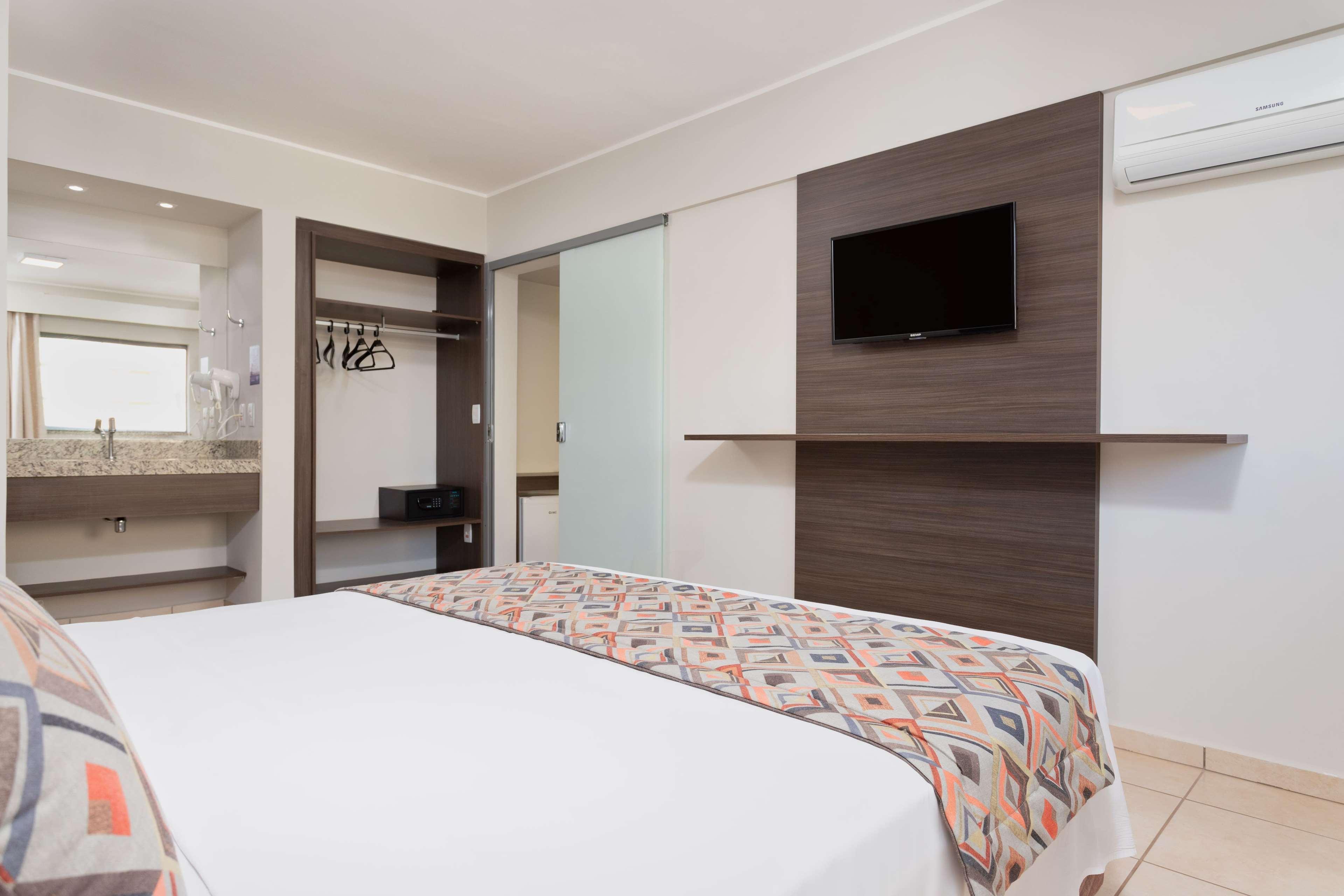 Wyndham Olimpia Royal Hotels 외부 사진 A room at the hotel