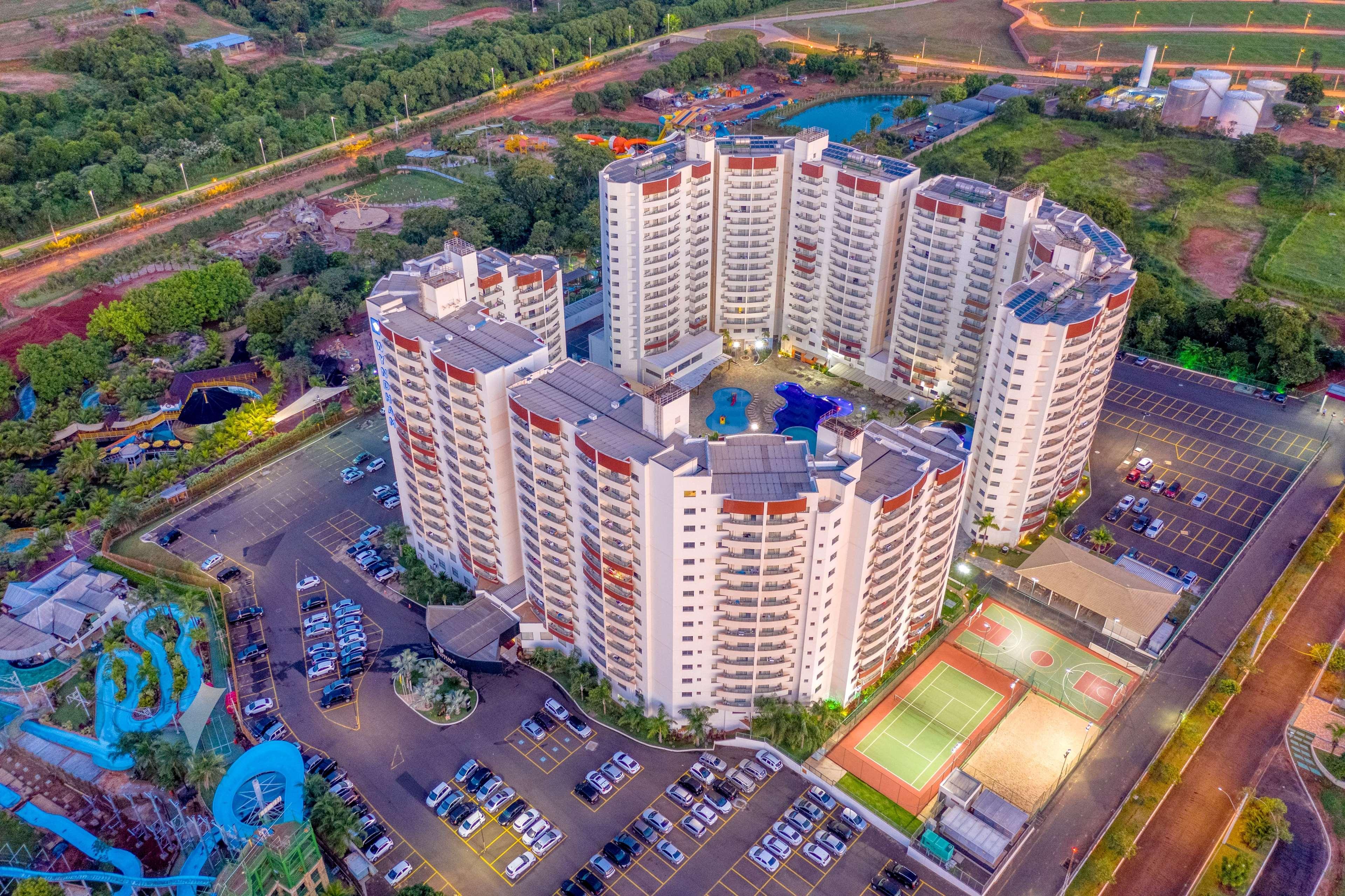 Wyndham Olimpia Royal Hotels 외부 사진 Aerial view of the complex