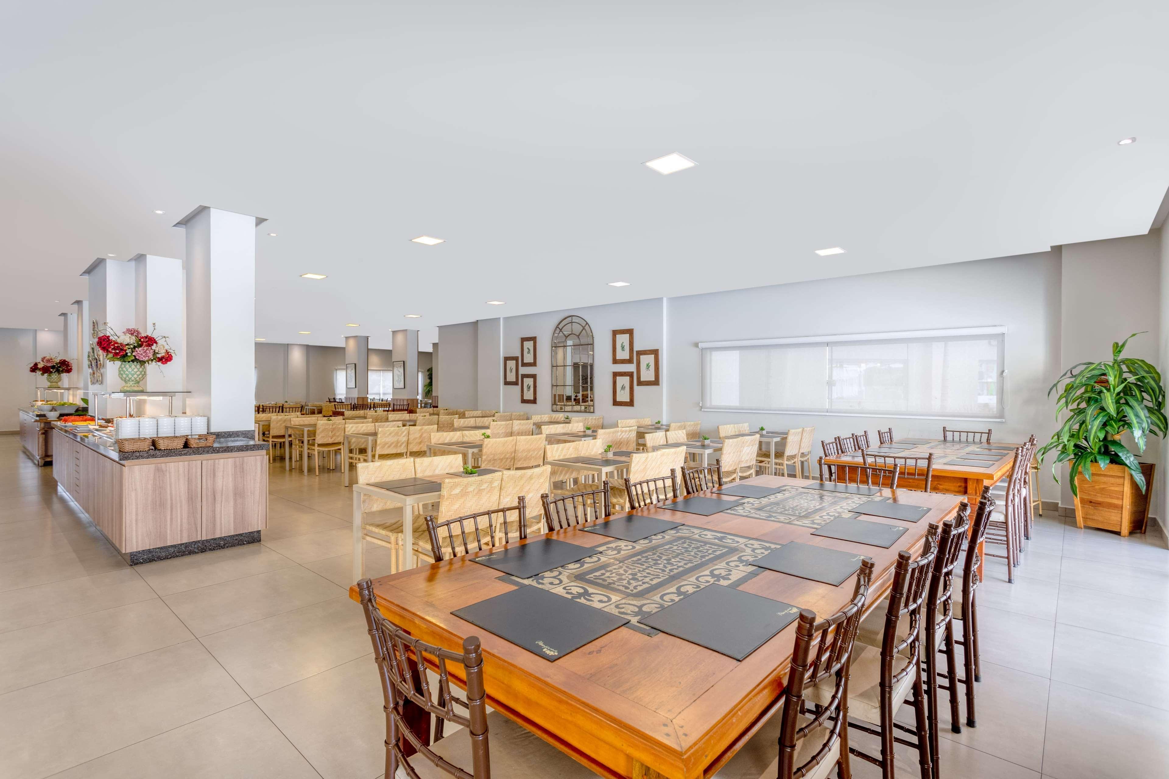 Wyndham Olimpia Royal Hotels 외부 사진 The dining room