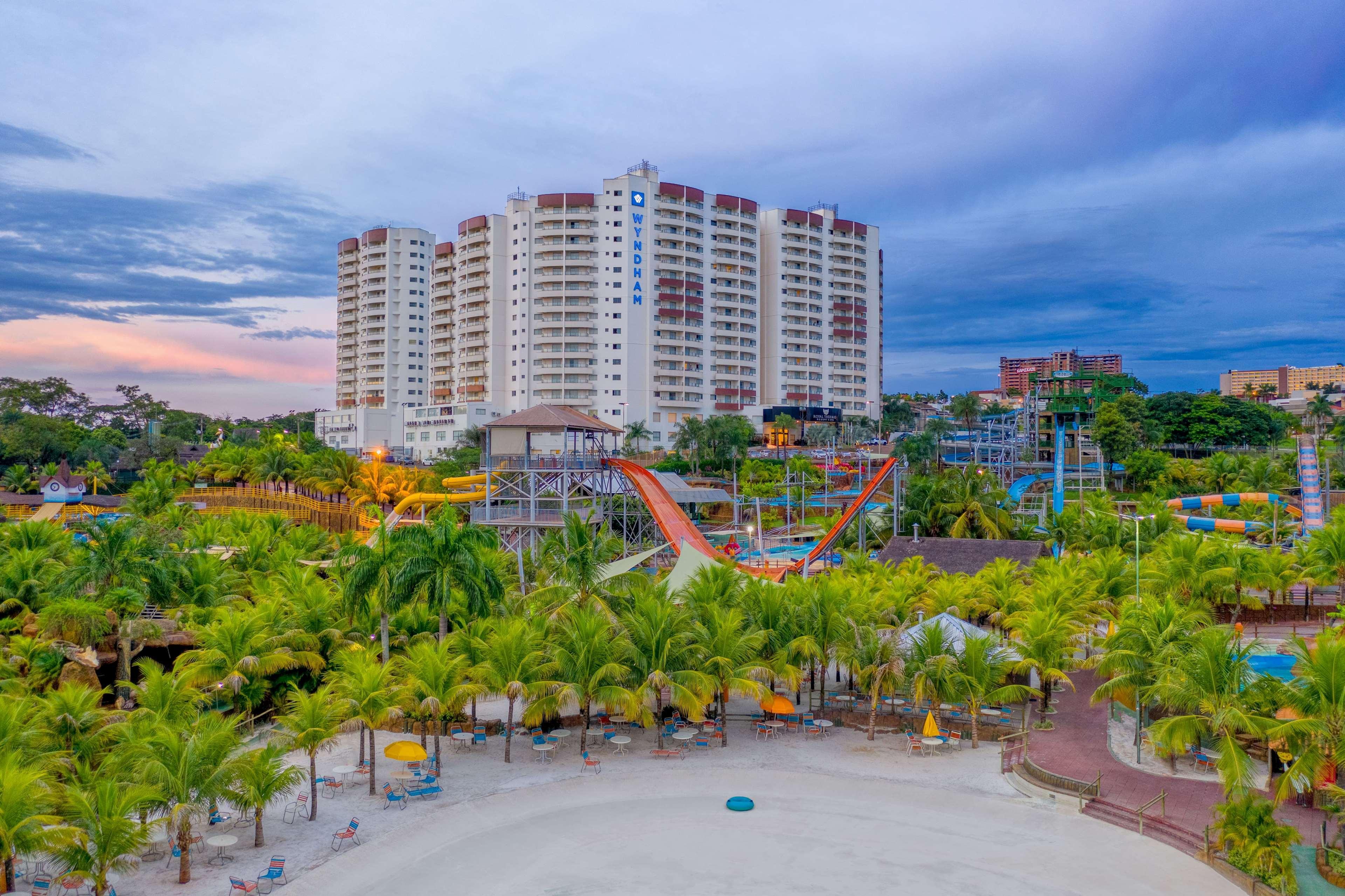 Wyndham Olimpia Royal Hotels 외부 사진 View of the hotel